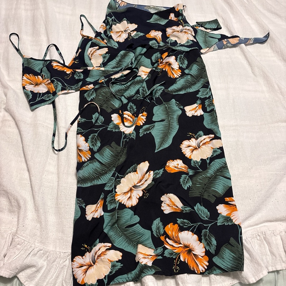 SHEIN 2 pc Floral Print Dress with Tropical Design